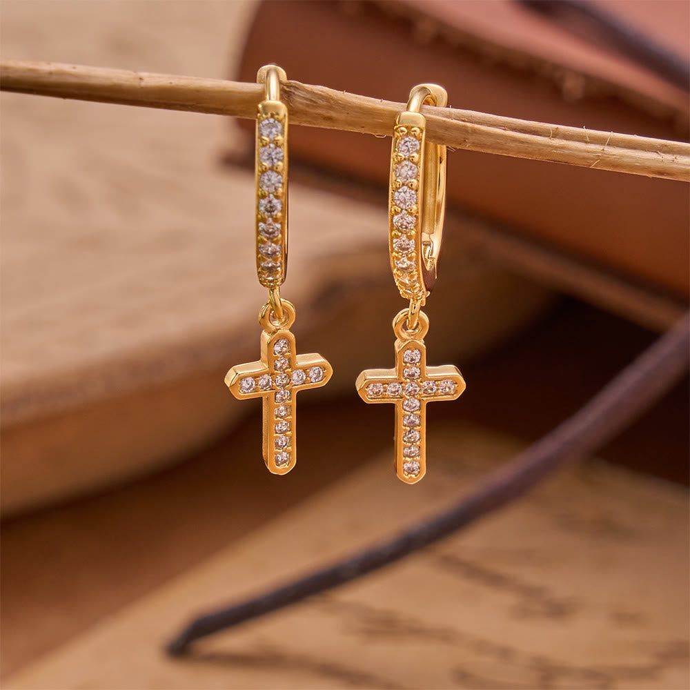 Christianartworkshop Pendientes colgantes de aro Huggie con cruz y pavé brillante: Emblema de un suave refugio celestial. - Dorado - image 1