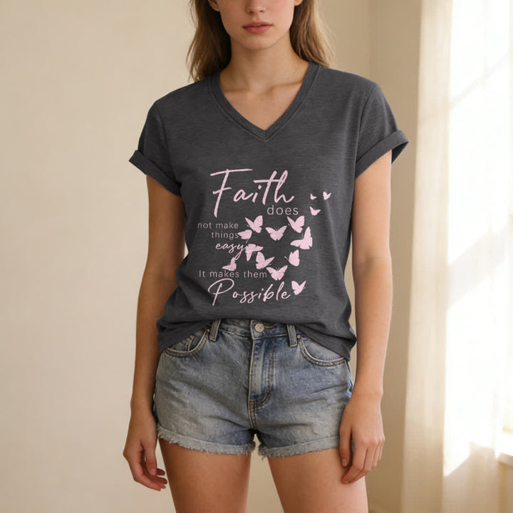Christianartworkshop La fe no hace las cosas fáciles. Camiseta informal con cuello en V y estampado de mariposa. - image 5