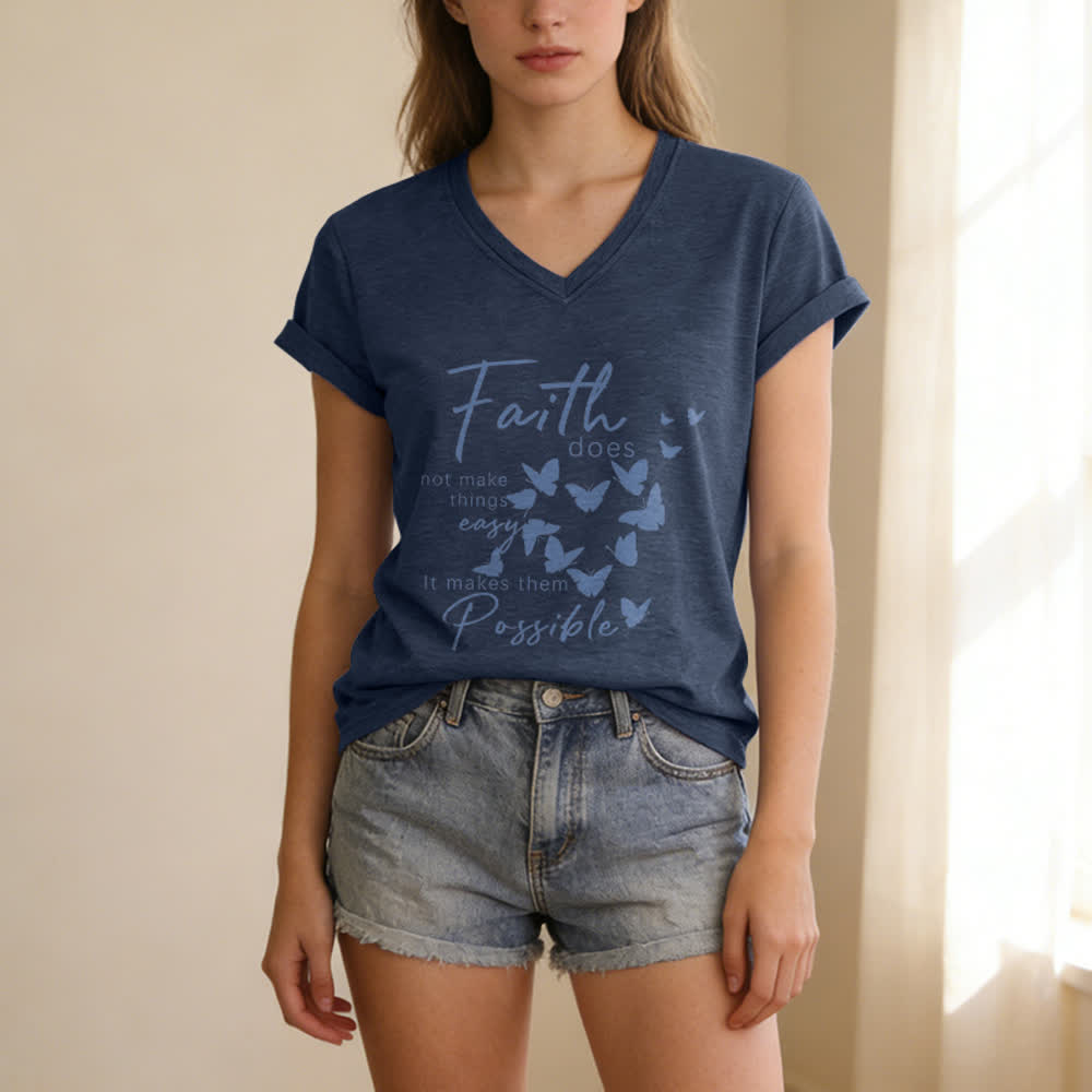 Christianartworkshop La fe no hace las cosas fáciles. Camiseta informal con cuello en V y estampado de mariposa. - image 9