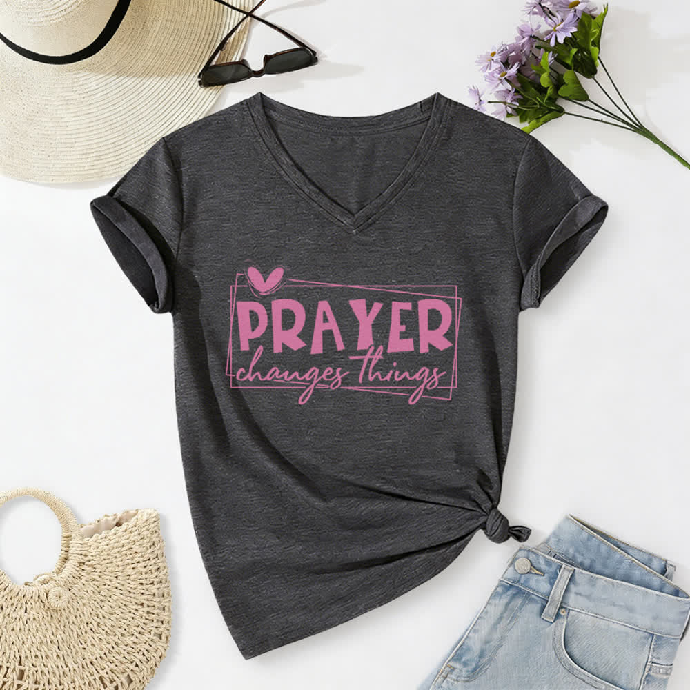 Christianartworkshop Camiseta informal con cuello en V y estampado de corazón "La oración cambia las cosas" - Gris oscuro - 2XL - image 0
