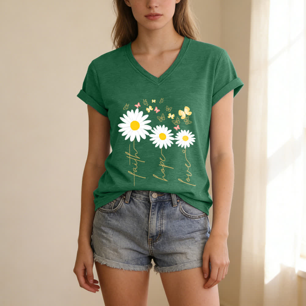 Christianartworkshop Camiseta informal con cuello en V y estampado floral de margaritas y mariposas "Fe, Esperanza, Amor". - image 13