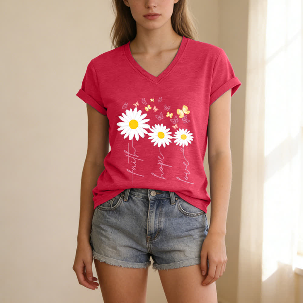 Christianartworkshop Camiseta informal con cuello en V y estampado floral de margaritas y mariposas "Fe, Esperanza, Amor". - image 17