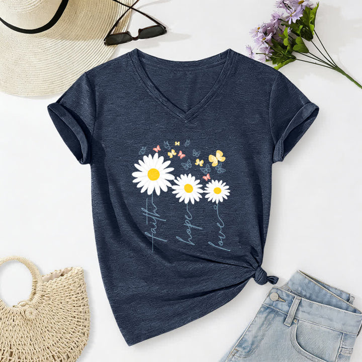 Christianartworkshop Camiseta informal con cuello en V y estampado floral de margaritas y mariposas "Fe, Esperanza, Amor". - Azul marino - 2XL - image 10