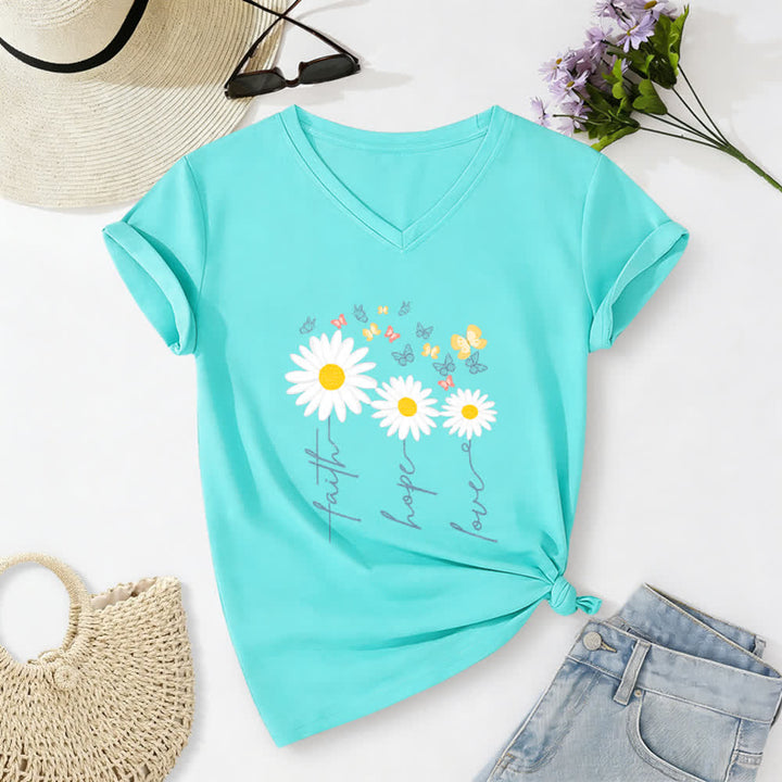 Christianartworkshop Camiseta informal con cuello en V y estampado floral de margaritas y mariposas "Fe, Esperanza, Amor". - Azul cielo - 2XL - image 20