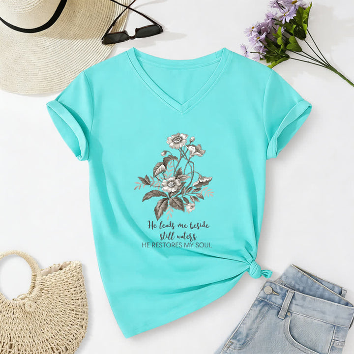 Christianartworkshop Camiseta informal con cuello en V y estampado floral "He Leads Me Beside Still Waters" - Azul cielo - 2XL - image 22