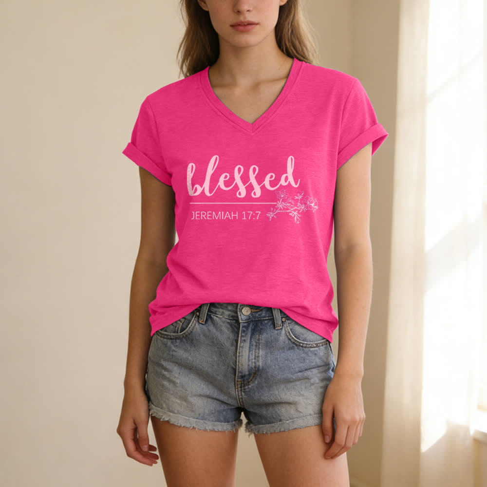 Christianartworkshop Bendito Jeremías 17:7 Camiseta de mujer azul marino con cuello en V y estampado floral - image 23