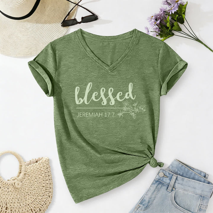 Christianartworkshop Bendito Jeremías 17:7 Camiseta de mujer azul marino con cuello en V y estampado floral - Verde - 2XL - image 8