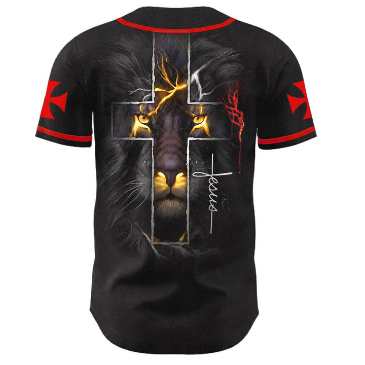 Camiseta de béisbol unisex con la imagen de Jesús, el león de Judá, con 3 clavos y 1 cruz, de Christianartworkshop. - image 2