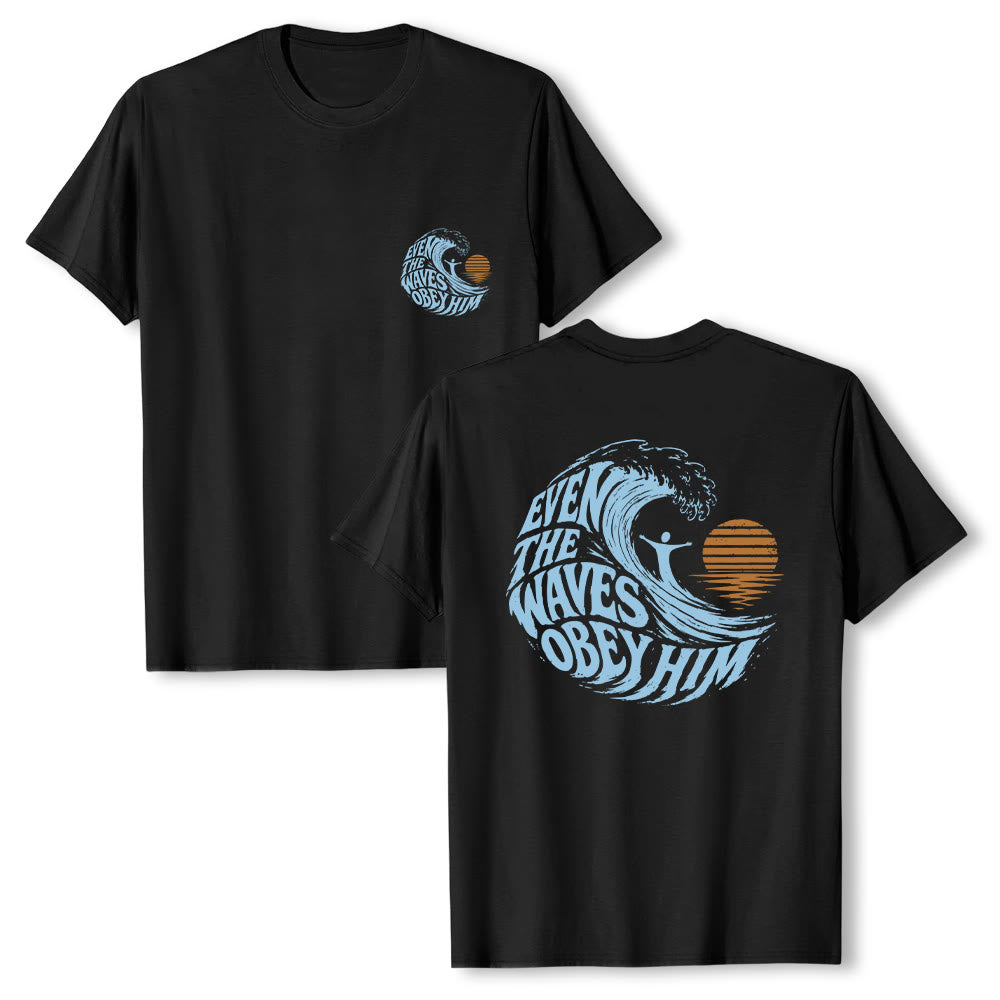 Christianartworkshop Incluso las olas le obedecen. Camiseta clásica con estampado de olas a doble cara. - Negro - 2XL - image 18