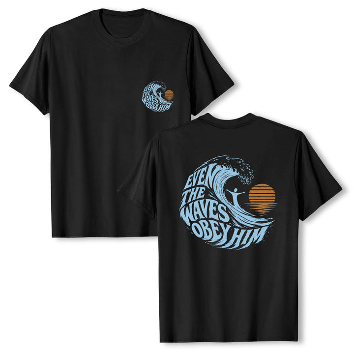 Christianartworkshop Incluso las olas le obedecen. Camiseta clásica con estampado de olas a doble cara. - Negro - 2XL - image 18
