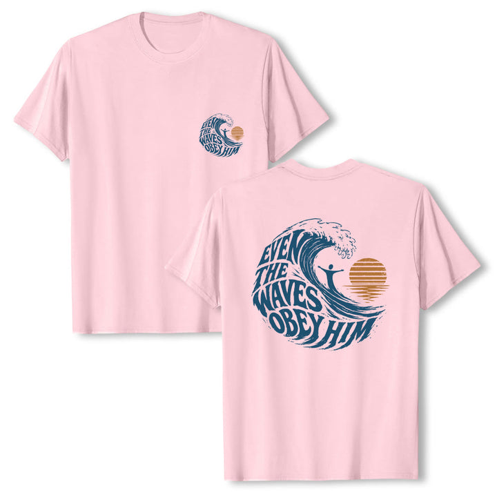 Christianartworkshop Incluso las olas le obedecen. Camiseta clásica con estampado de olas a doble cara. - Rosa - 2XL - image 6