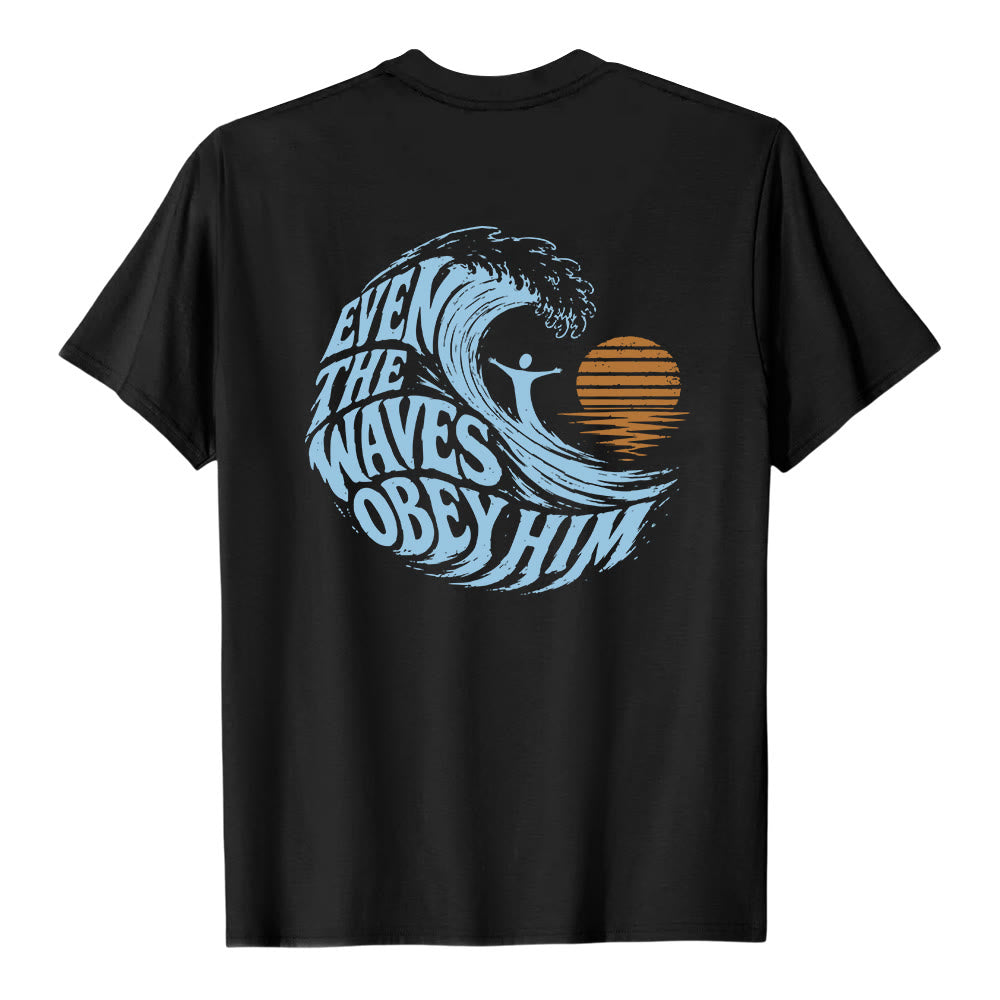 Christianartworkshop Incluso las olas le obedecen. Camiseta clásica con estampado de olas a doble cara. - image 19