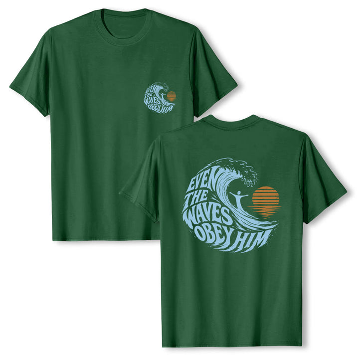 Christianartworkshop Incluso las olas le obedecen. Camiseta clásica con estampado de olas a doble cara. - Verde oscuro - 2XL - image 15