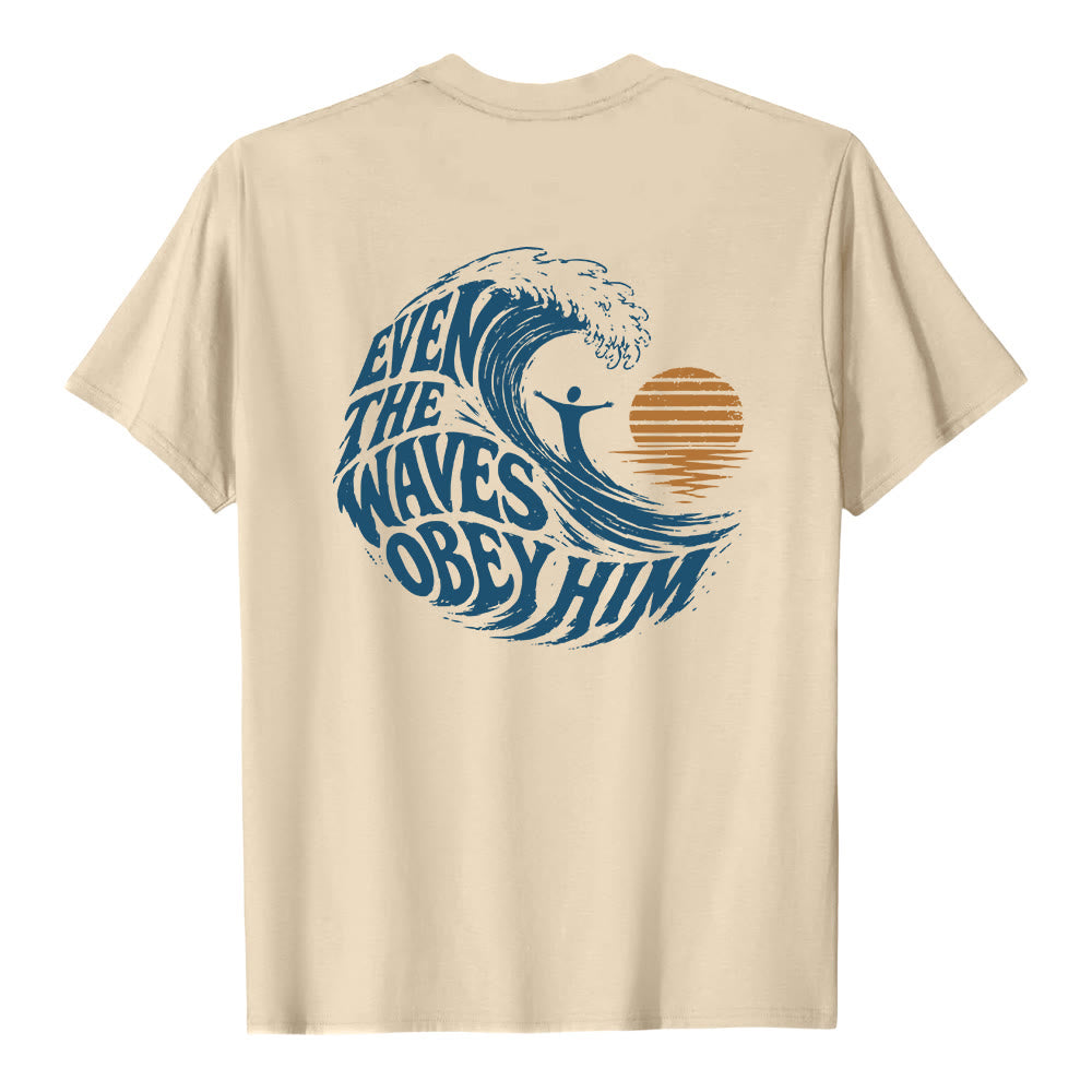 Christianartworkshop Incluso las olas le obedecen. Camiseta clásica con estampado de olas a doble cara. - image 13