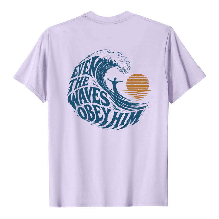 Christianartworkshop Incluso las olas le obedecen. Camiseta clásica con estampado de olas a doble cara. - image 22