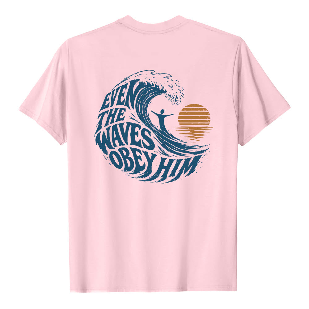 Christianartworkshop Incluso las olas le obedecen. Camiseta clásica con estampado de olas a doble cara. - image 7