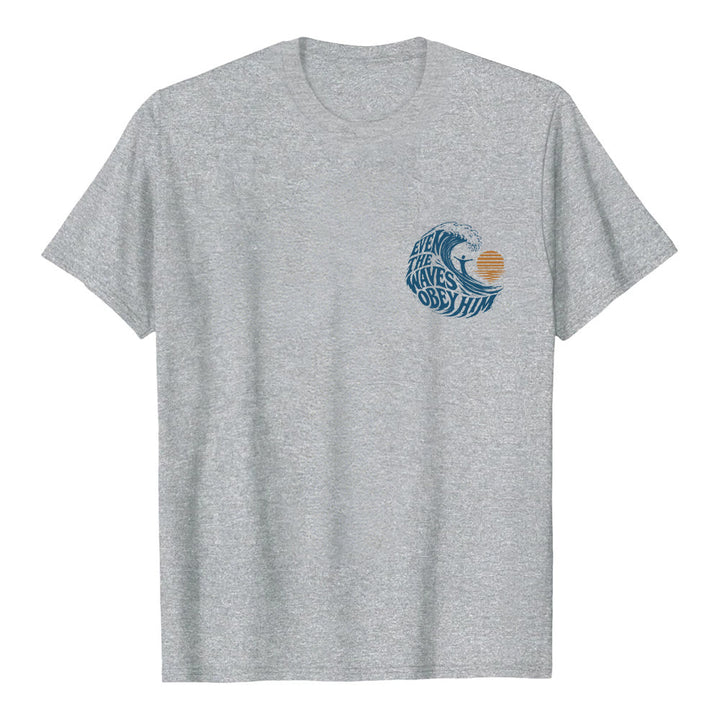 Christianartworkshop Incluso las olas le obedecen. Camiseta clásica con estampado de olas a doble cara. - image 2