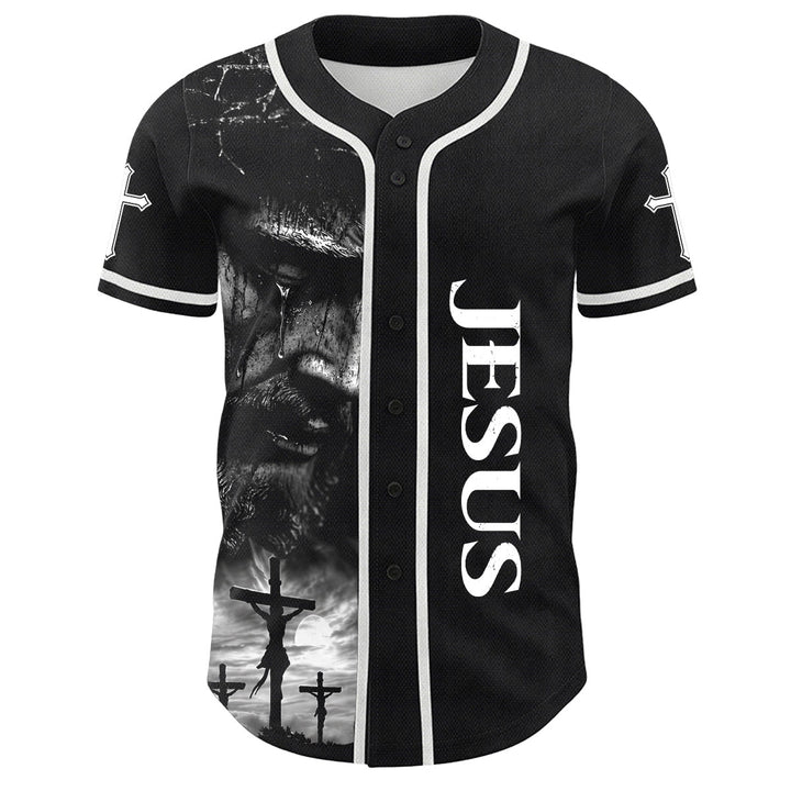 Camiseta de béisbol unisex con diseño de la crucifixión de Jesús y manga personalizada con nombre y número en Christianartworkshop. - image 3
