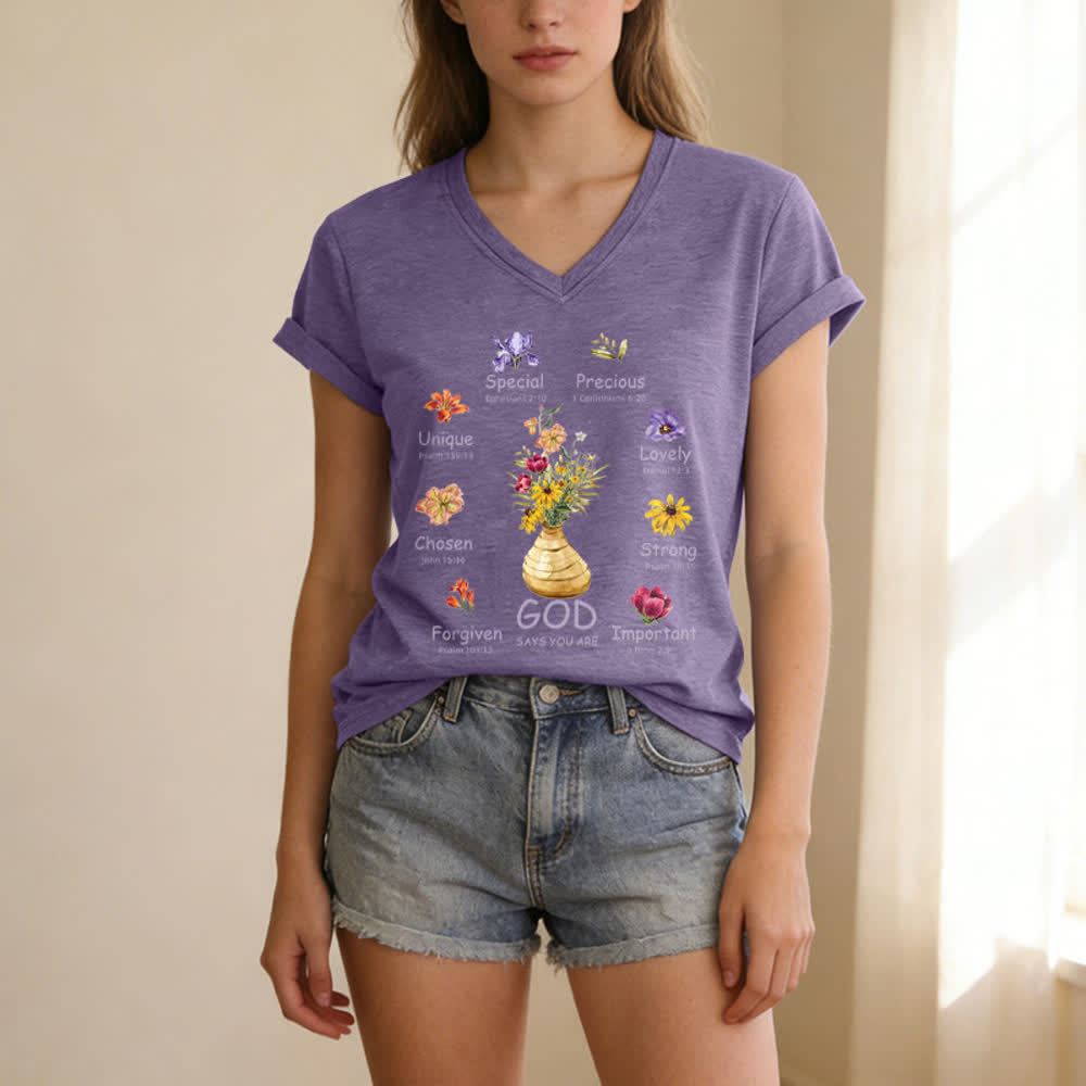 Christianartworkshop Camiseta de mujer holgada con cuello en V y estampado floral "Dios dice que eres..." - image 13