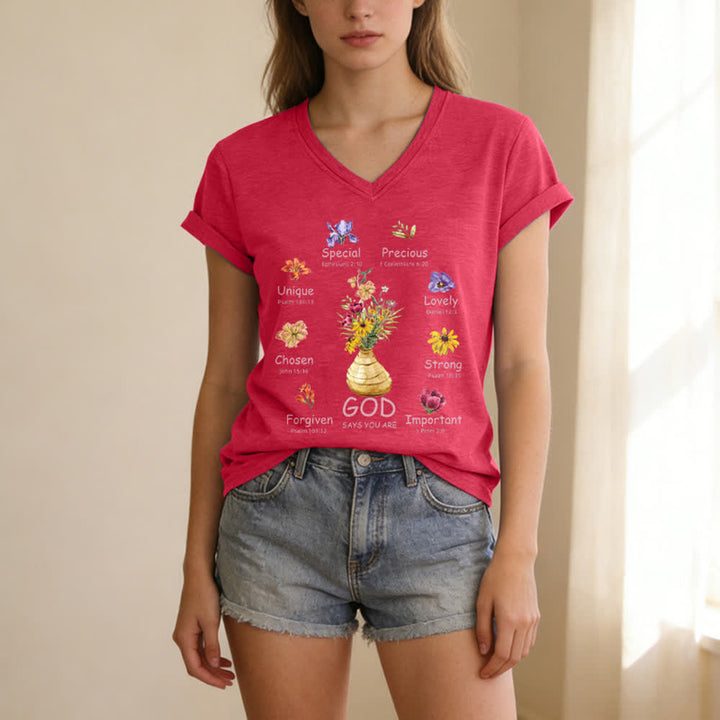Christianartworkshop Camiseta de mujer holgada con cuello en V y estampado floral "Dios dice que eres..." - image 11