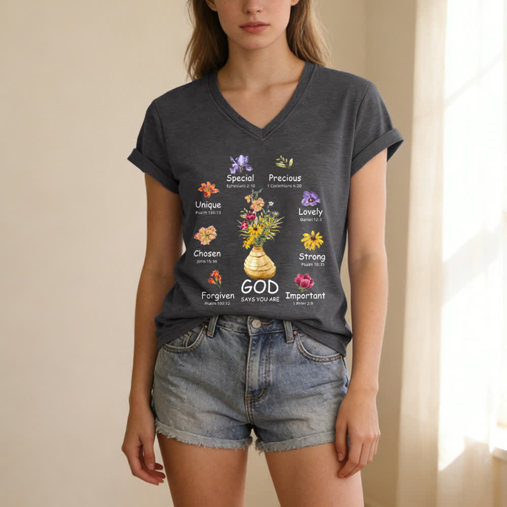 Christianartworkshop Camiseta de mujer holgada con cuello en V y estampado floral "Dios dice que eres..." - image 15