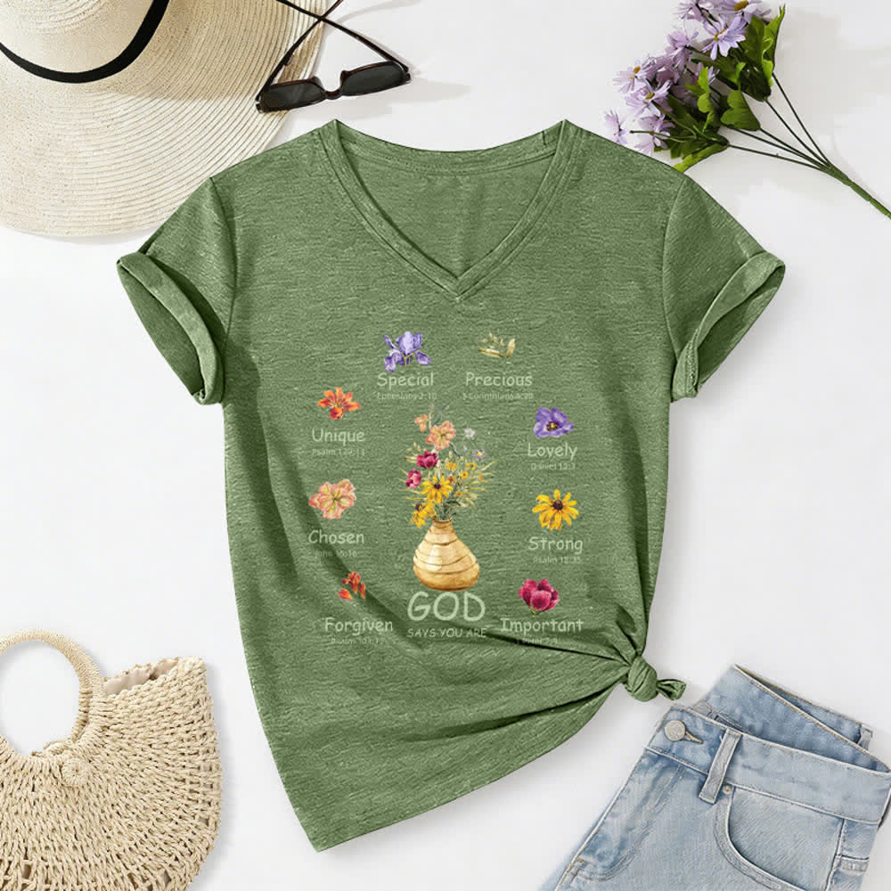 Christianartworkshop Camiseta de mujer holgada con cuello en V y estampado floral "Dios dice que eres..." - image 18