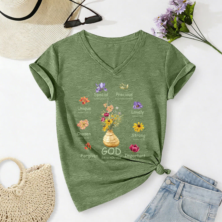 Christianartworkshop Camiseta de mujer holgada con cuello en V y estampado floral "Dios dice que eres..." - image 18