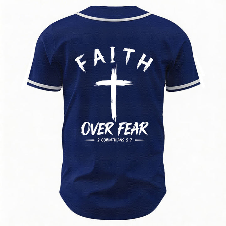 Camiseta de béisbol con ribete de contraste "Fe sobre el miedo" de Christianartworkshop - image 1