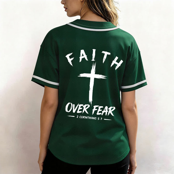 Camiseta de béisbol con ribete de contraste "Fe sobre el miedo" de Christianartworkshop - image 38