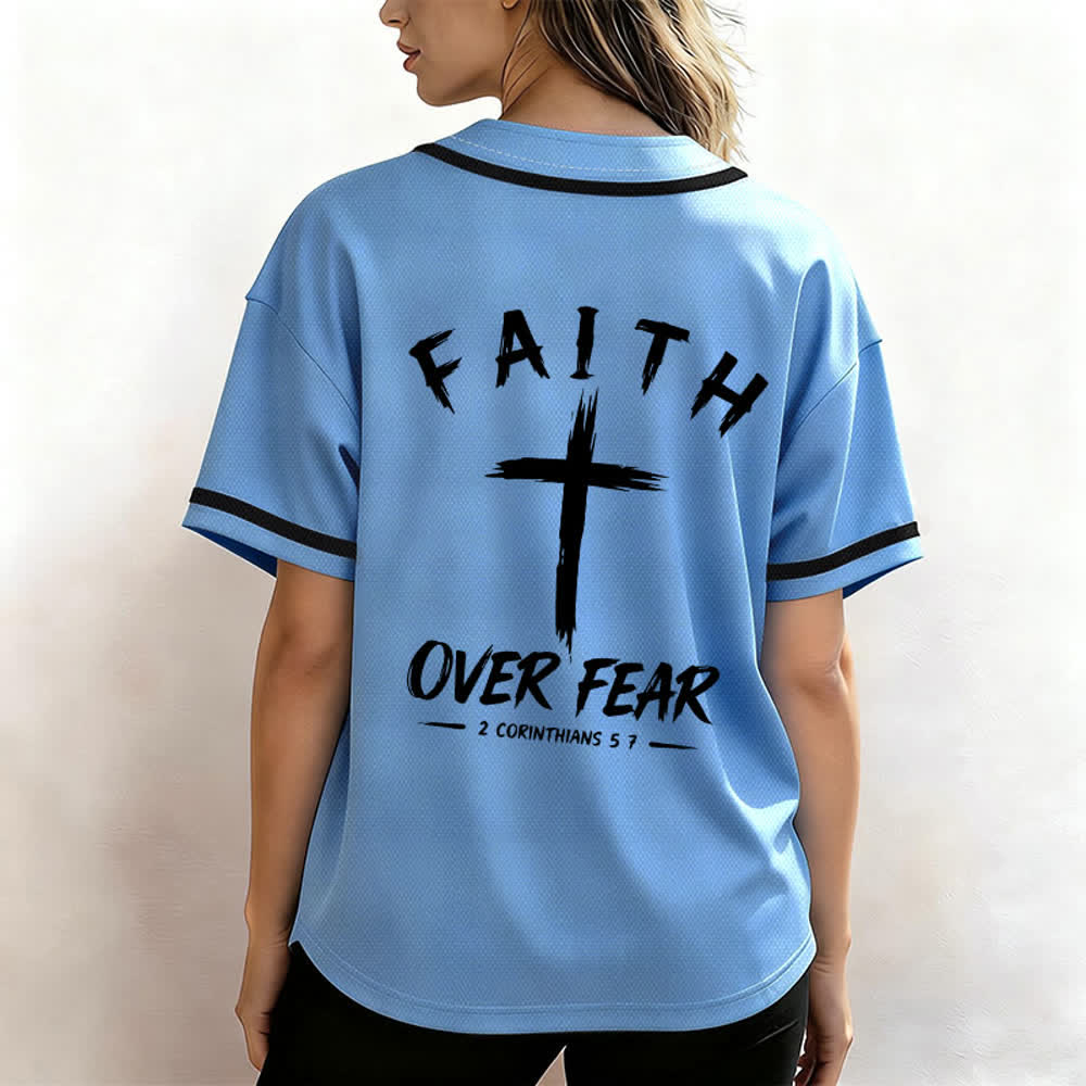 Camiseta de béisbol con ribete de contraste "Fe sobre el miedo" de Christianartworkshop - image 52