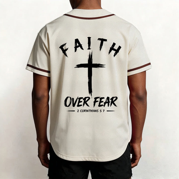 Camiseta de béisbol con ribete de contraste "Fe sobre el miedo" de Christianartworkshop - image 19