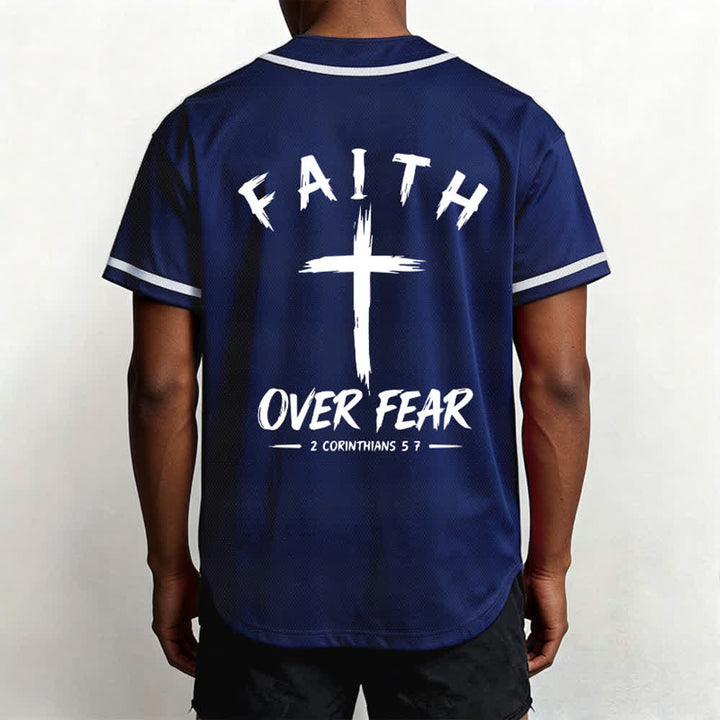 Camiseta de béisbol con ribete de contraste "Fe sobre el miedo" de Christianartworkshop - image 5