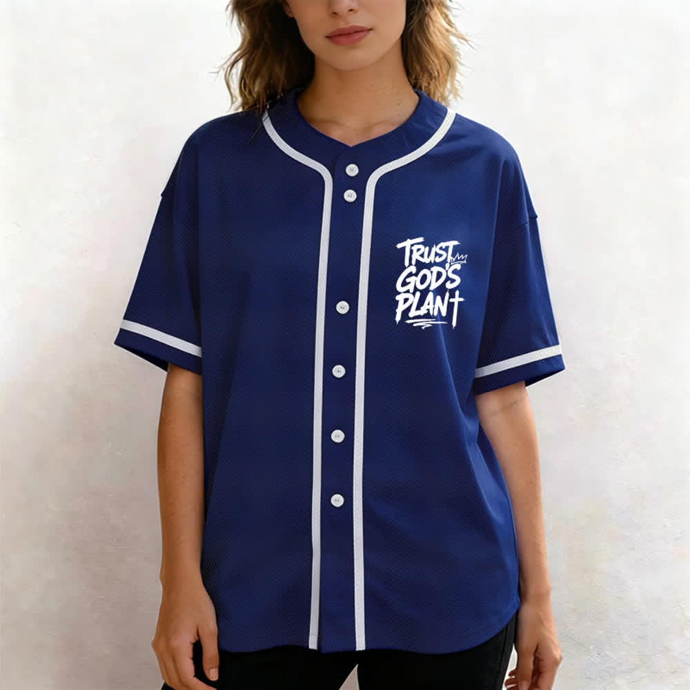 Camiseta de béisbol con botones "Confía en el plan de Dios" de Christianartworkshop - image 39