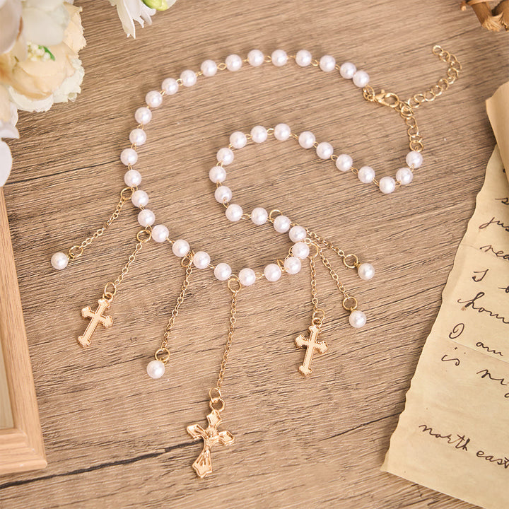 Christianartworkshop Gargantilla con cruz y borla de perlas: Emblema de suave ternura celestial. - image 1