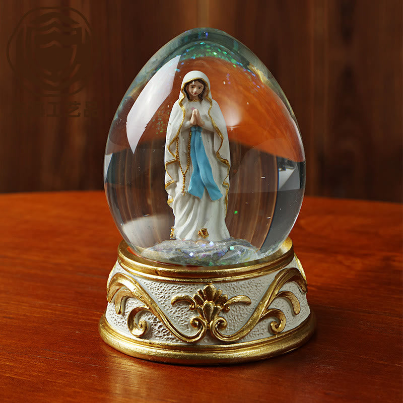 Christianartworkshop Bola de nieve con forma de huevo y purpurina, con estatua de la Virgen María en oración: emblema de la pura súplica celestial. - image 1