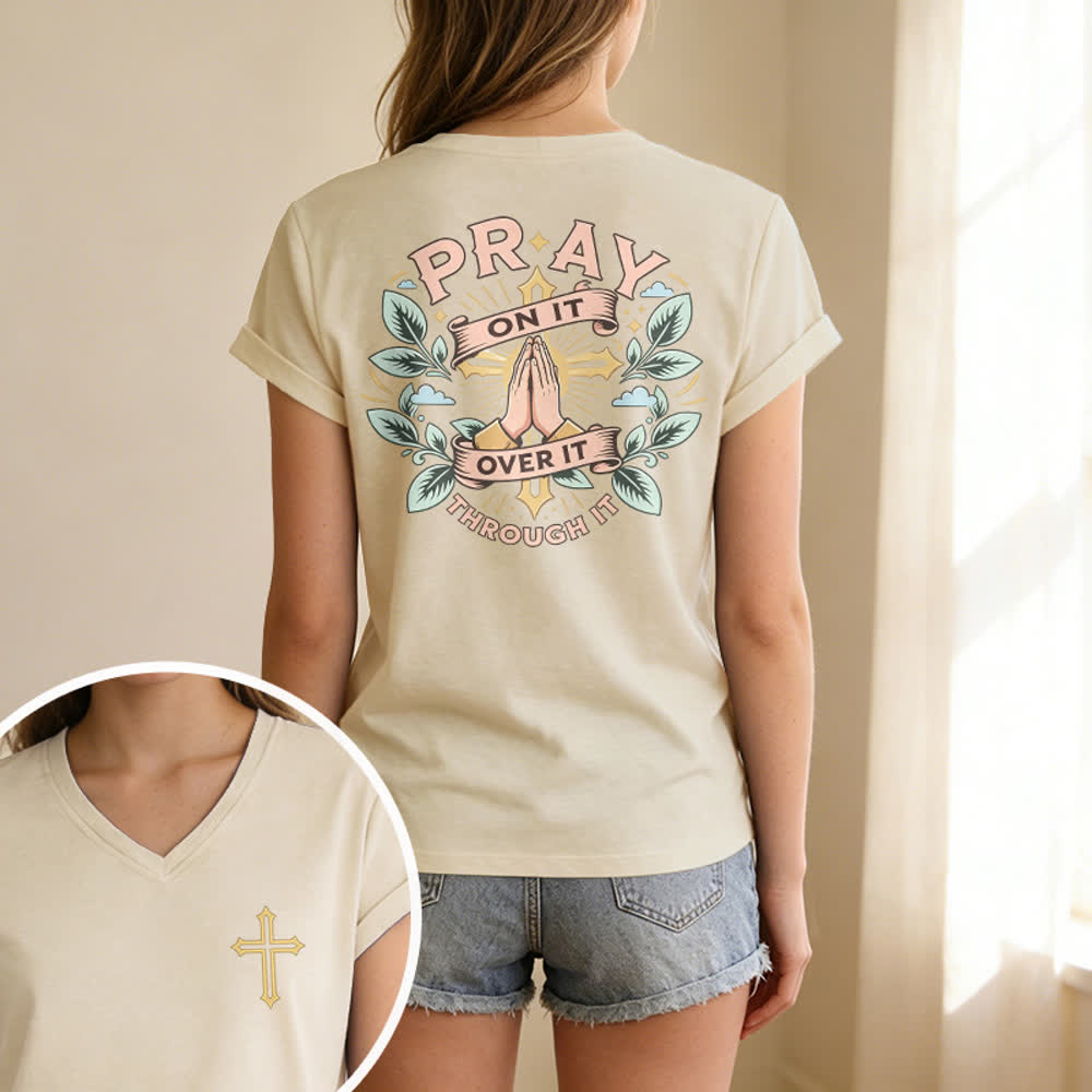 Christianartworkshop Camiseta de mujer con cuello en V y manga enrollada con nudo lateral "Pray On It" - image 15