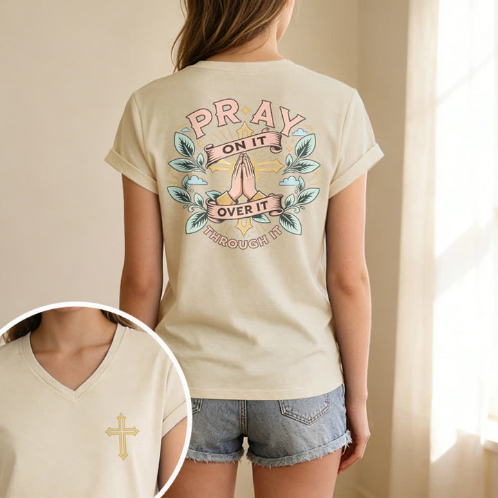 Christianartworkshop Camiseta de mujer con cuello en V y manga enrollada con nudo lateral "Pray On It" - image 15