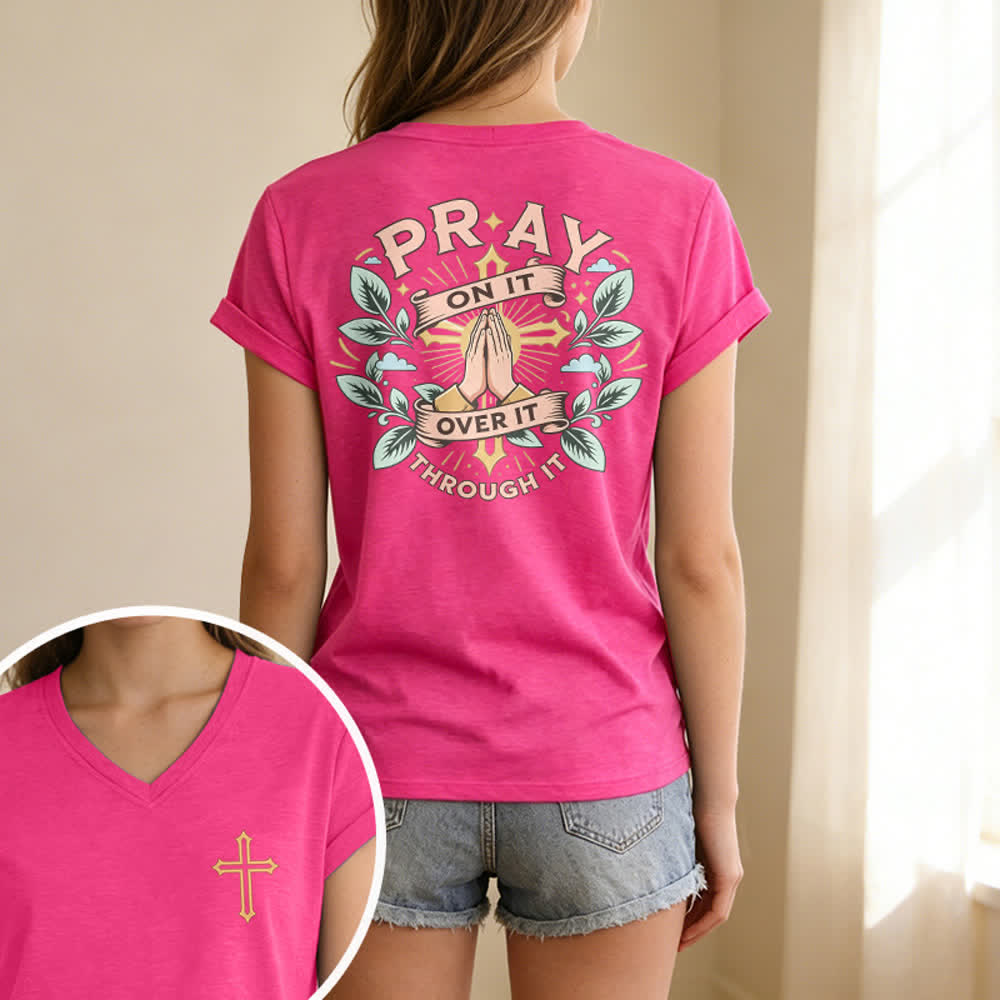 Christianartworkshop Camiseta de mujer con cuello en V y manga enrollada con nudo lateral "Pray On It" - image 75