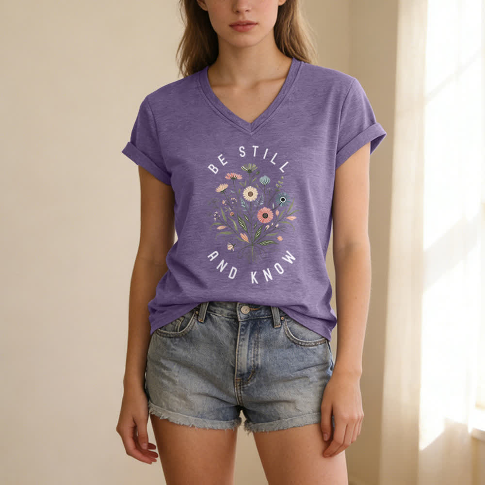 Christianartworkshop Camiseta de mujer con cuello en V y bajo con nudo floral "Be Still And Know" - image 21