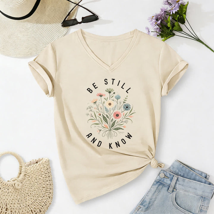 Christianartworkshop Camiseta de mujer con cuello en V y bajo con nudo floral "Be Still And Know" - Beige - 2XL - image 6