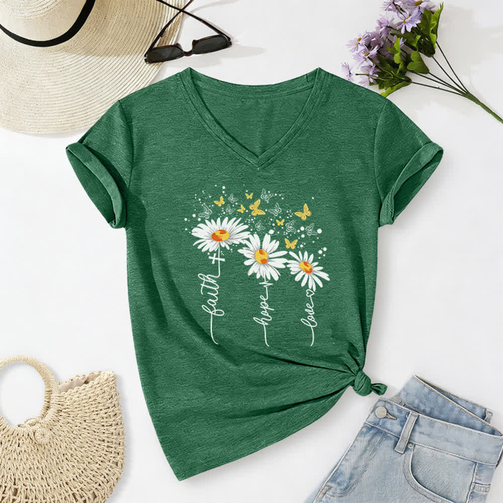Christianartworkshop Camiseta de mujer con cuello en V y estampado de margaritas y mariposas "Fe, Esperanza, Amor" - Verde - 2XL - image 0