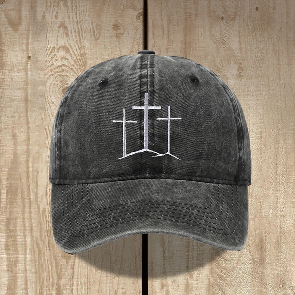 Christianartworkshop Gorro clásico lavado con bordado de tres cruces y la frase "Fe". - Negro - image 2