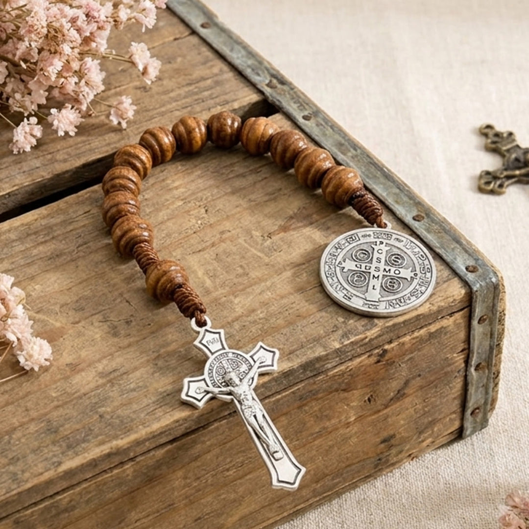 Christianartworkshop Medalla de San Benito, colgante de Jesús crucificado para espejo retrovisor del coche: símbolo de bendición para una conducción tranquila. - image 5