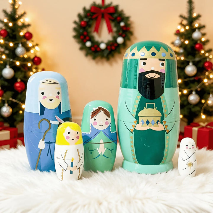 Christianartworkshop Muñecas rusas de madera con escena de la Natividad: Una reinterpretación caprichosa de la Noche Santa. - Juego de 5 piezas - image 0