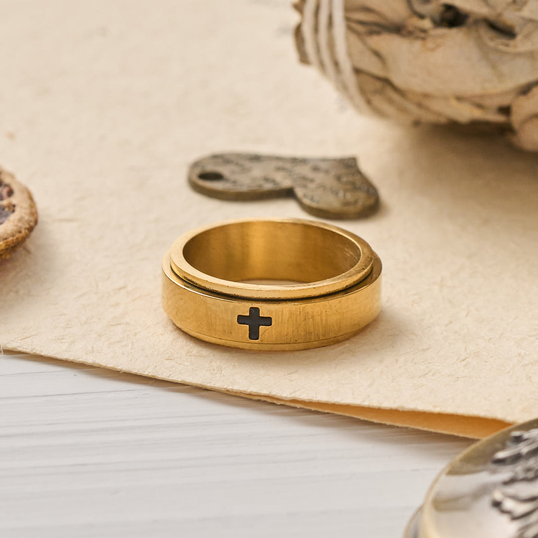 Christianartworkshop Anillo giratorio con cruz grabada para aliviar la ansiedad: emblema de la guía celestial constante. - image 2