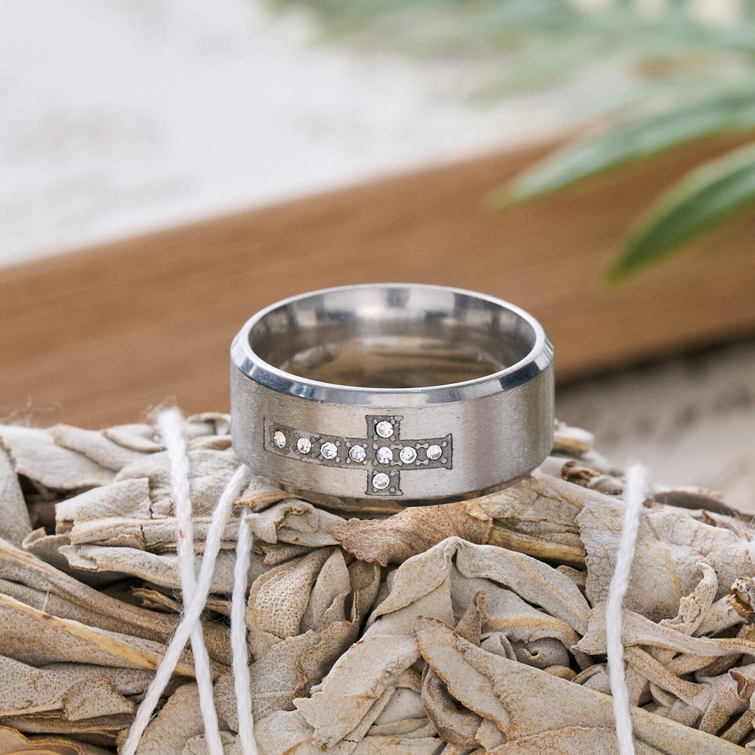 Christianartworkshop Elegante anillo ancho con cruz enjoyada: símbolo de guía divina y tranquilizadora. - image 9
