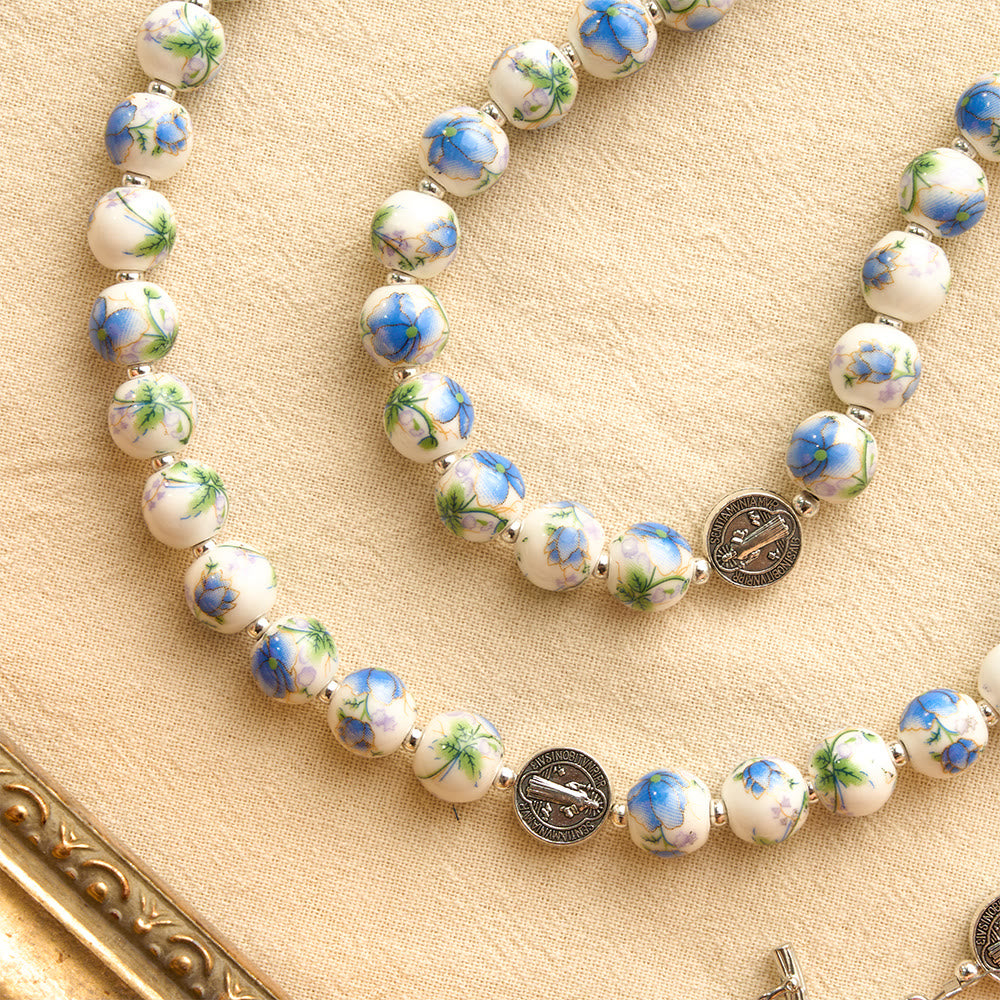 Christianartworkshop Rosario de cerámica floral azul y blanco con medallas de San Benito y Nuestra Señora - image 14