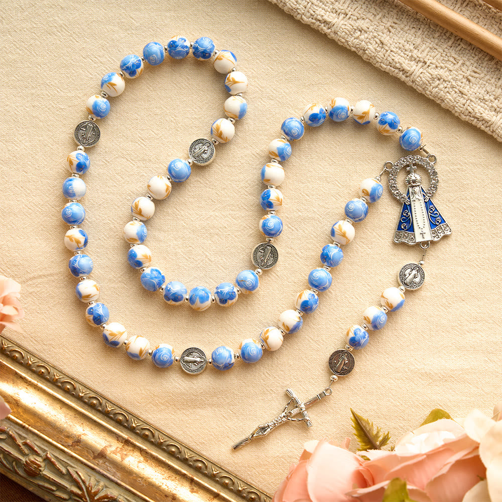 Christianartworkshop Rosario de cerámica floral azul y blanco con medallas de San Benito y Nuestra Señora - image 18