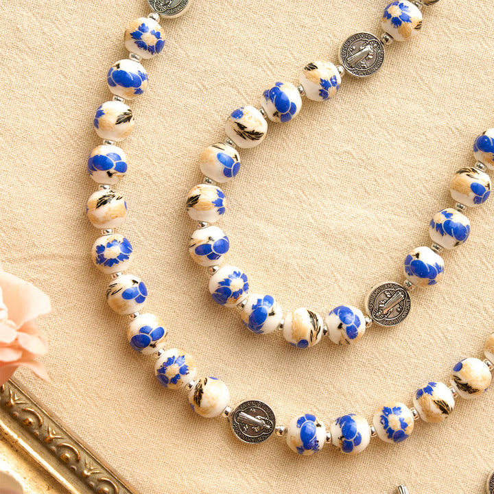 Christianartworkshop Rosario de cerámica floral azul y blanco con medallas de San Benito y Nuestra Señora - image 31