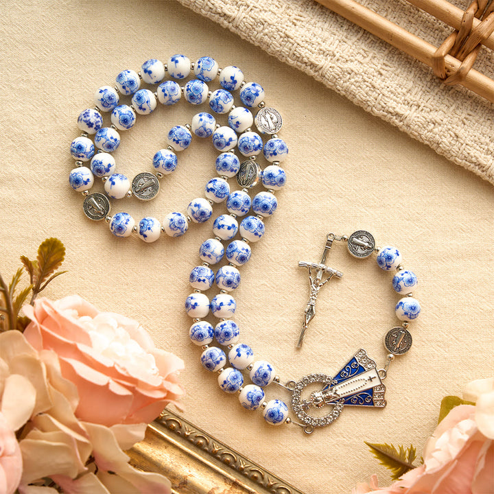 Christianartworkshop Rosario de cerámica floral azul y blanco con medallas de San Benito y Nuestra Señora - image 34